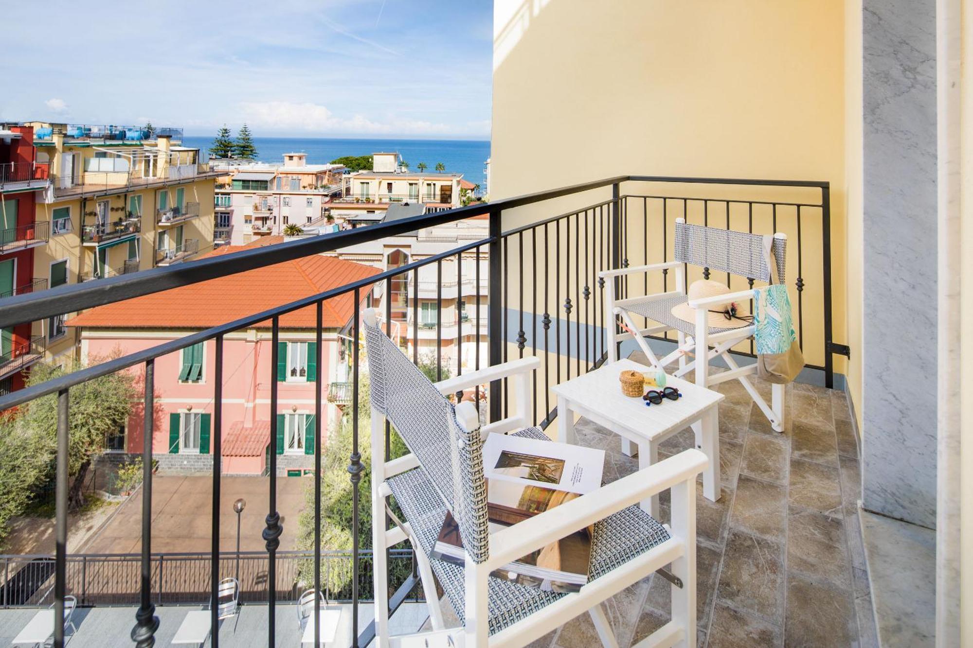 Hotel Tritone Laigueglia Exterior photo