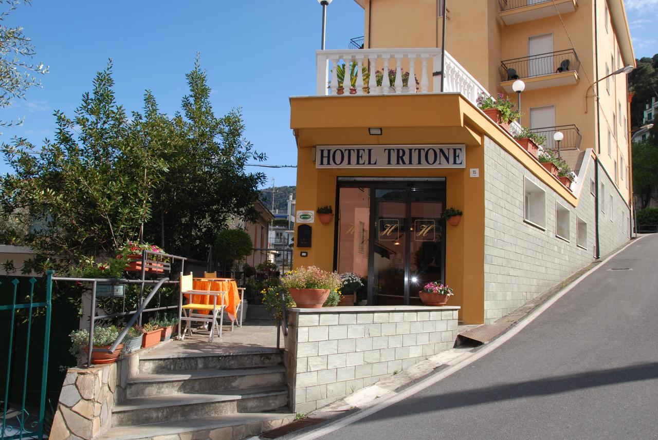 Hotel Tritone Laigueglia Exterior photo